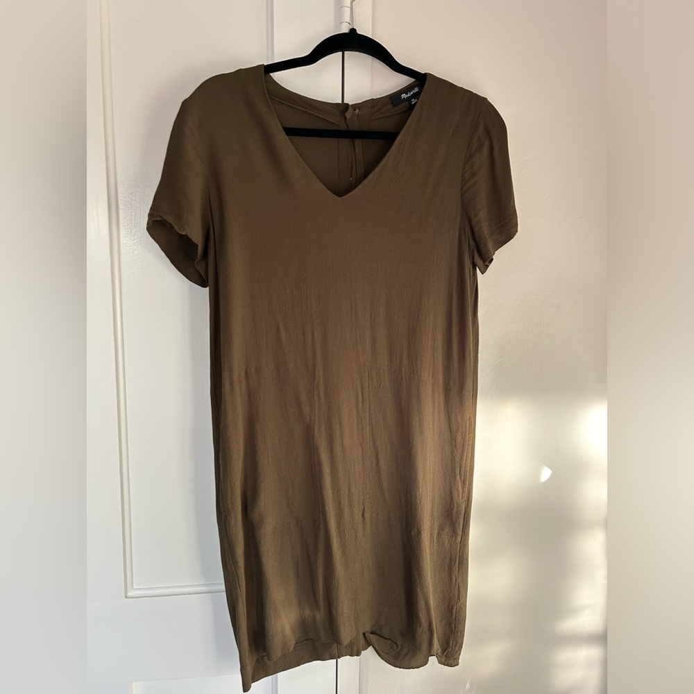 Madewell button back shift dress in olive XS
